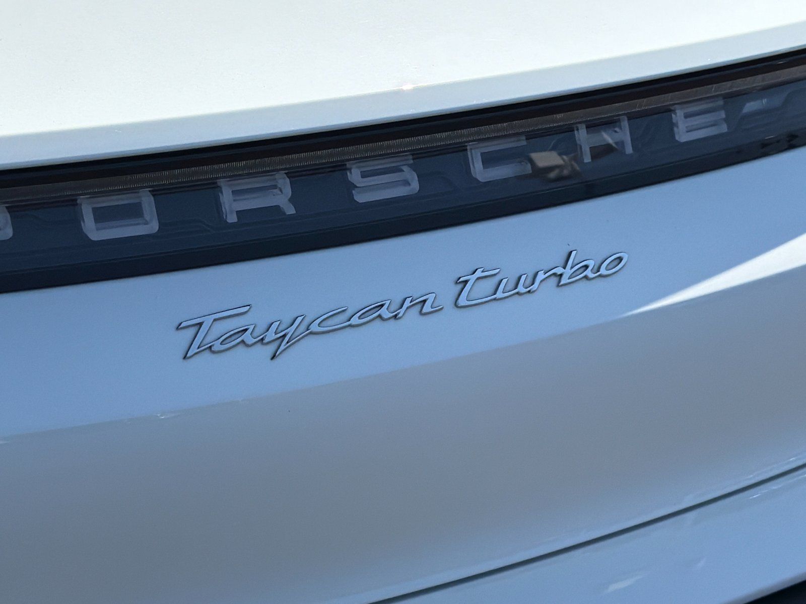 2021 Porsche Taycan Turbo — full photo 27 of 28