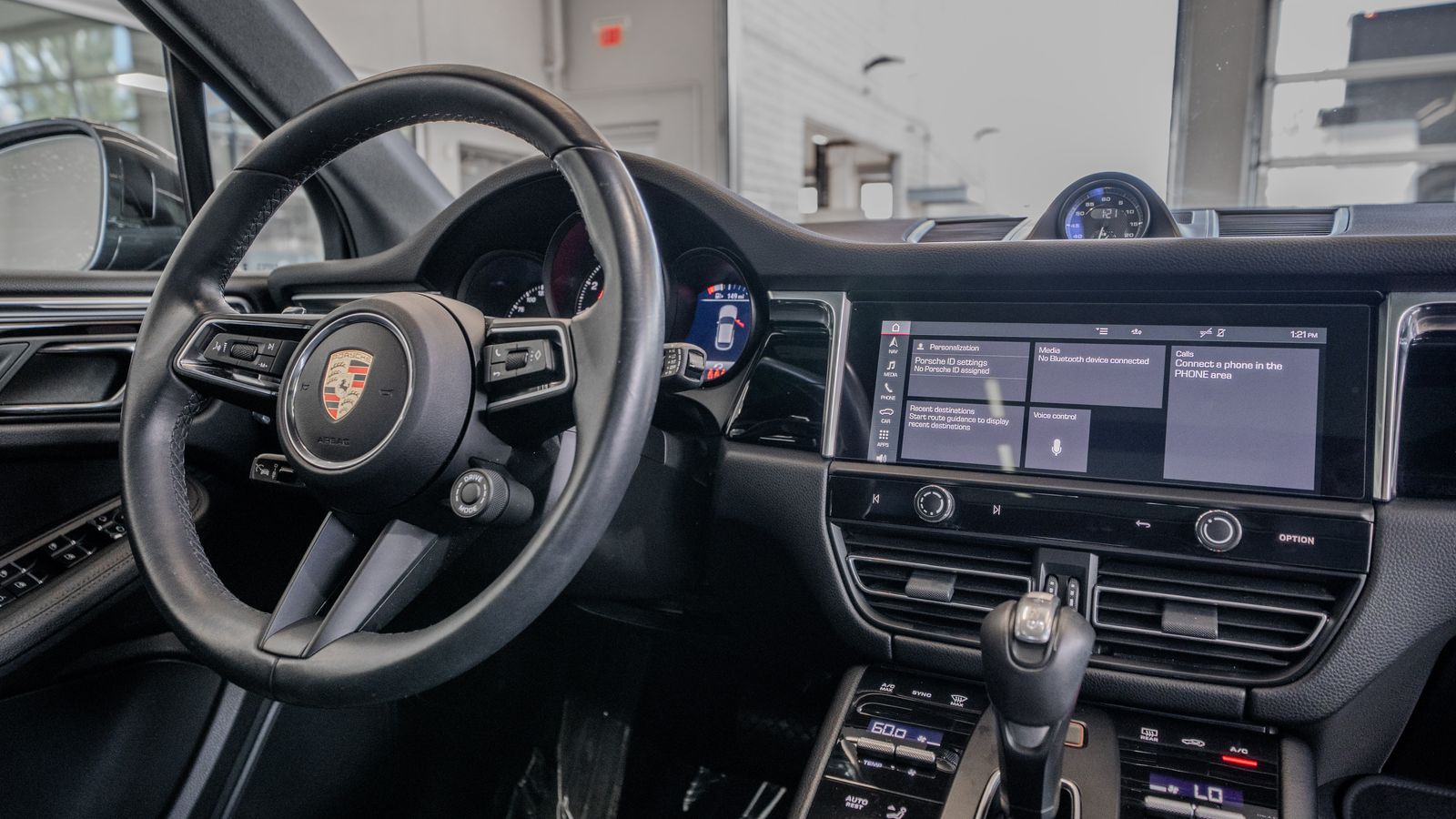 2023 Porsche Macan Base — full photo 19 of 35