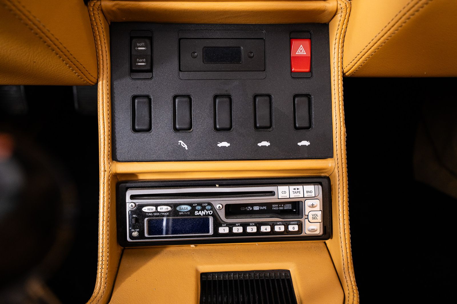 1992 Ferrari Mondial T — full photo 26 of 38