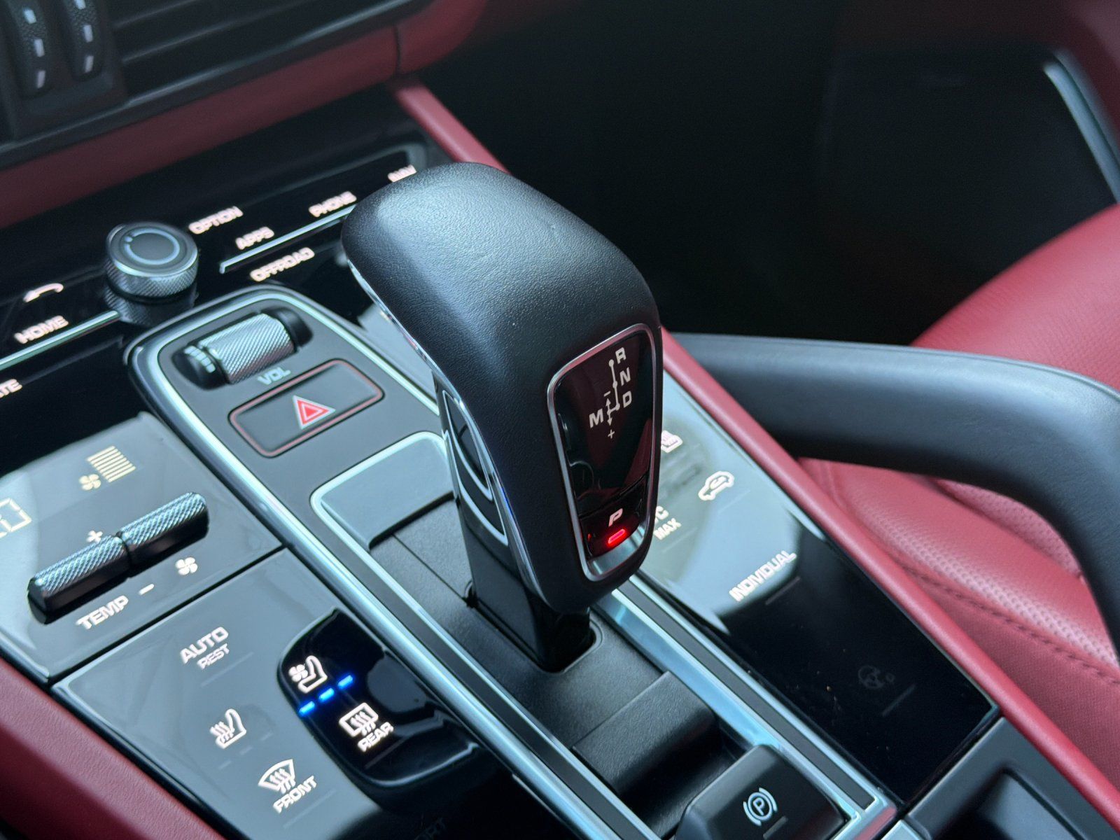 2023 Porsche Cayenne E-Hybrid Turbo S — full photo 23 of 30