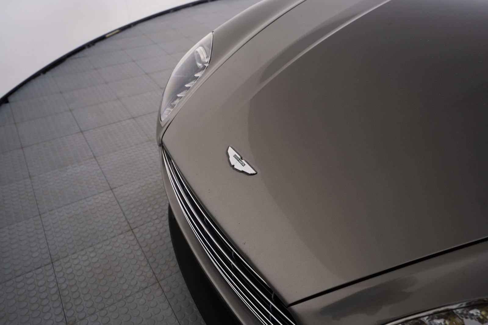 2012 Aston Martin V8 Vantage — foto completa 10 de 50