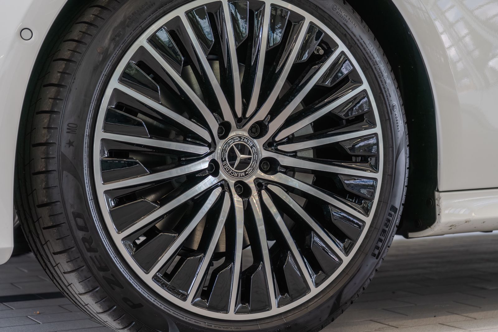 2026 Mercedes-Benz E-Class E 350 — foto completa 31 de 36