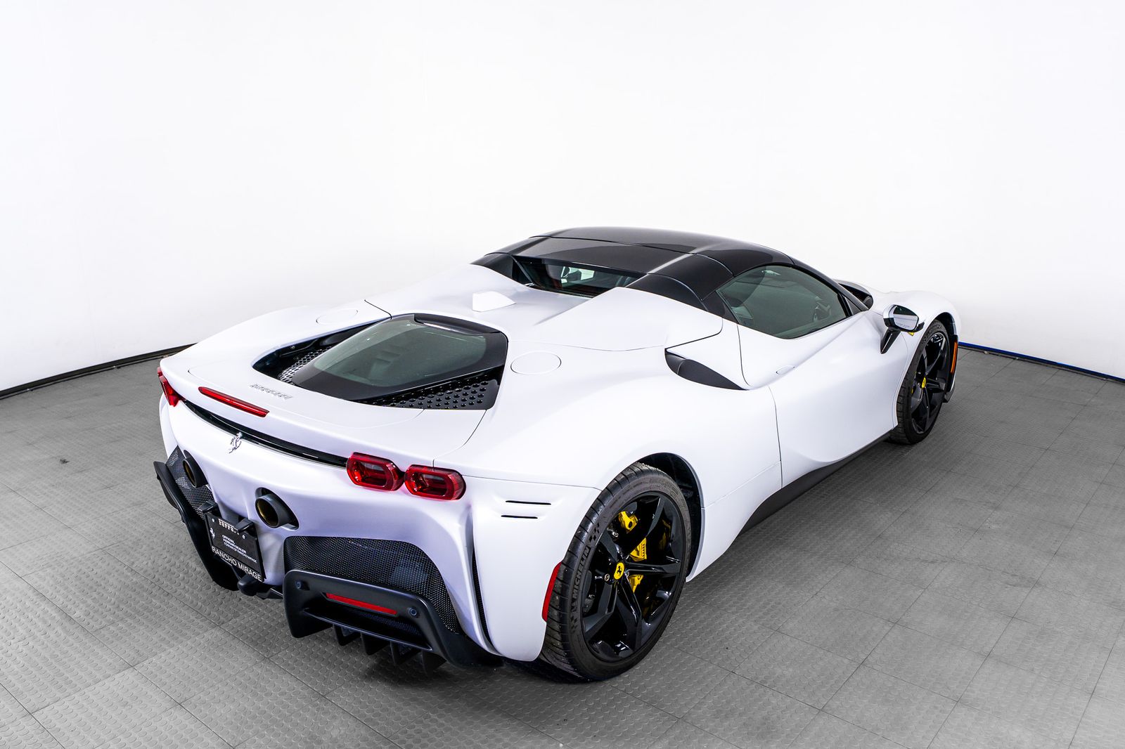 2024 Ferrari SF90 Spider — full photo 20 of 51