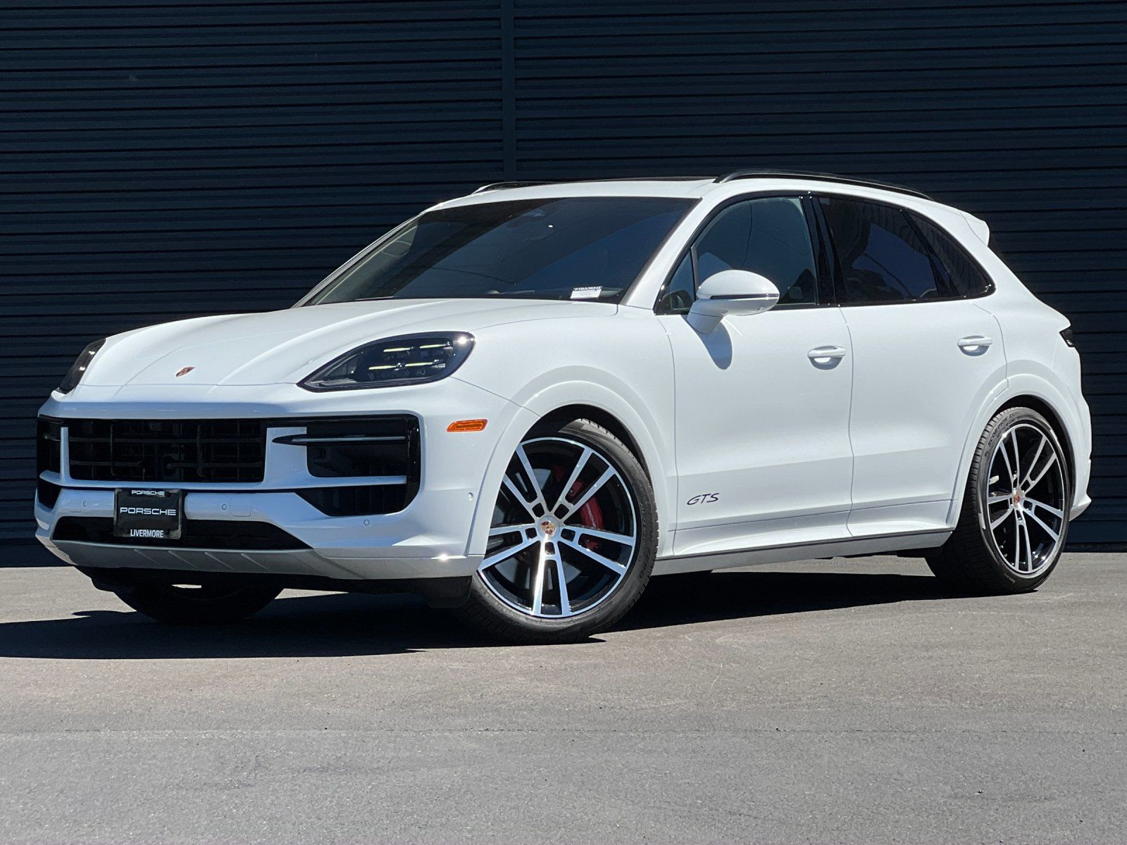 2026 Porsche Cayenne GTS — full photo 1 of 29