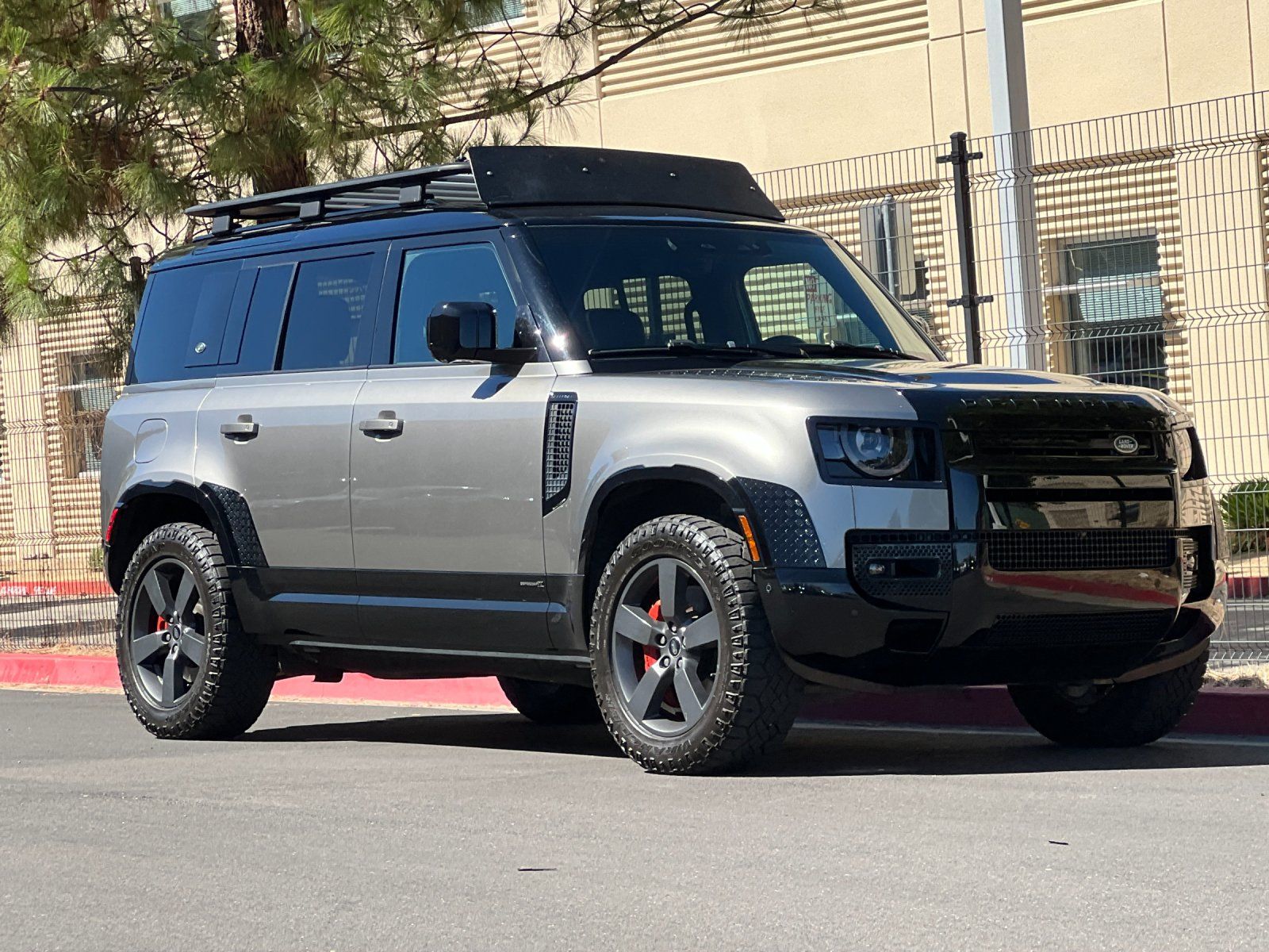 2024 Land Rover Defender 110 X — foto completa 7 de 29