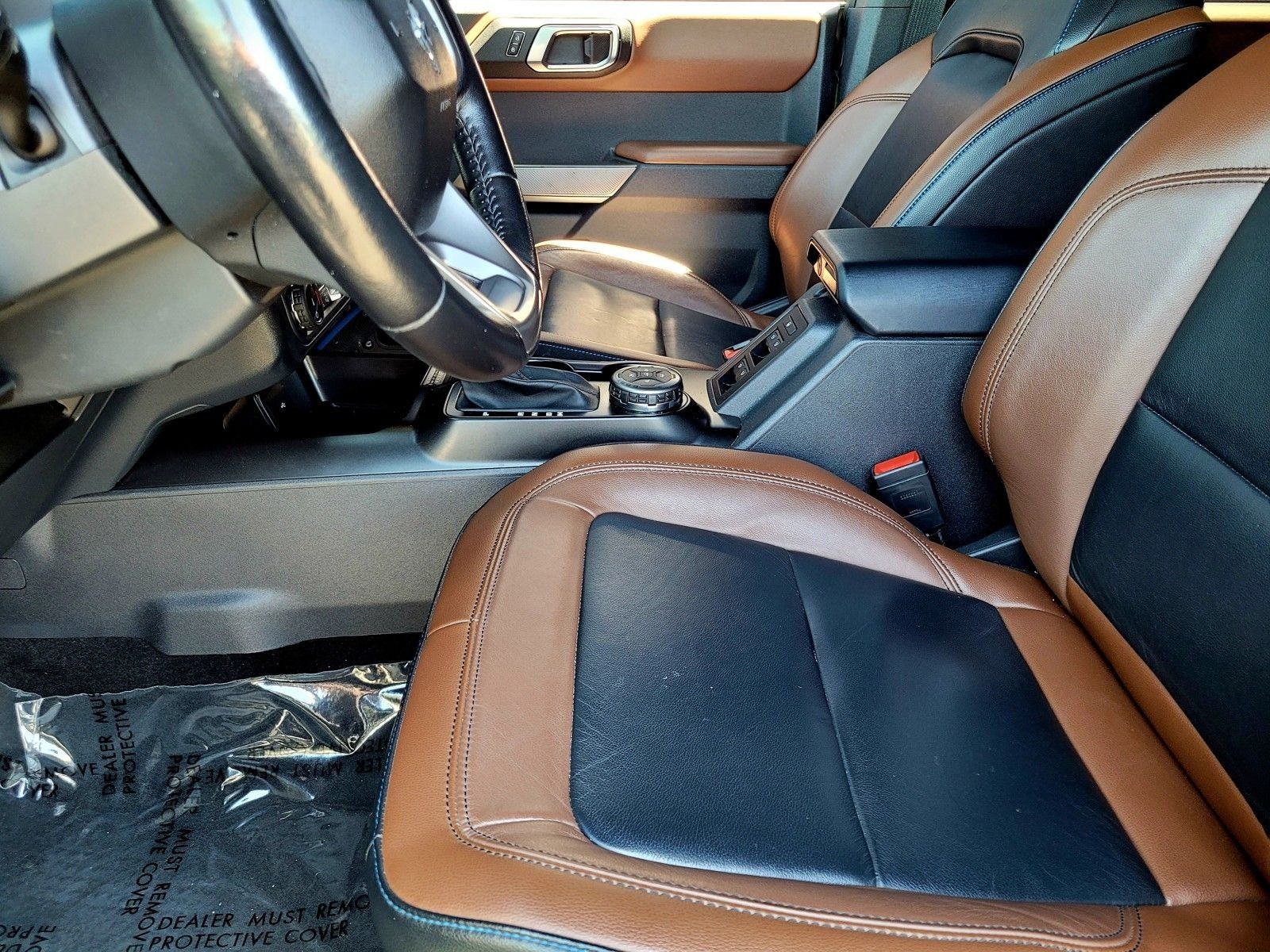 2022 Ford Bronco Outer Banks — foto completa 21 de 45