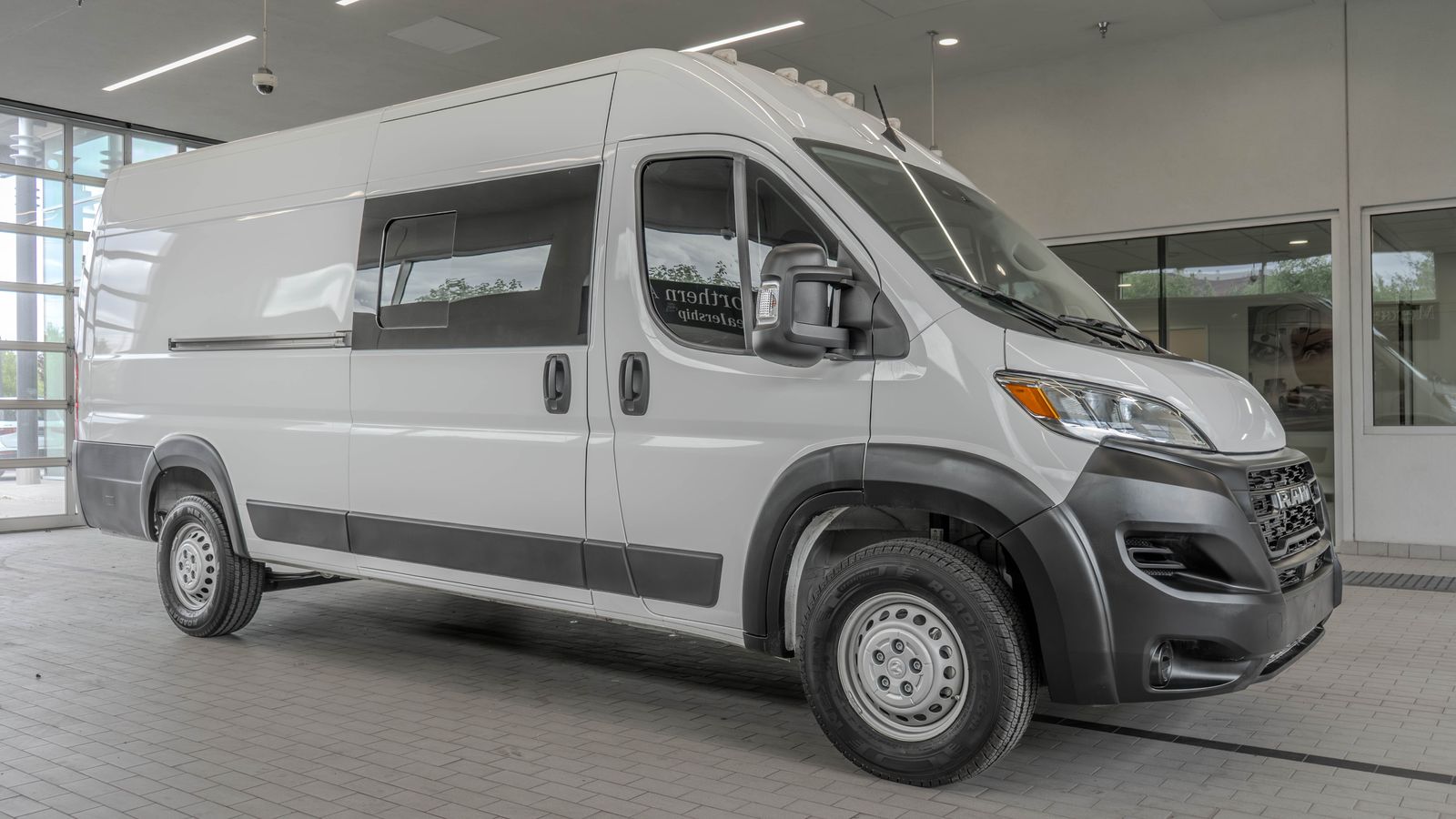 2024 Ram ProMaster 3500 High Roof — foto completa 12 de 37