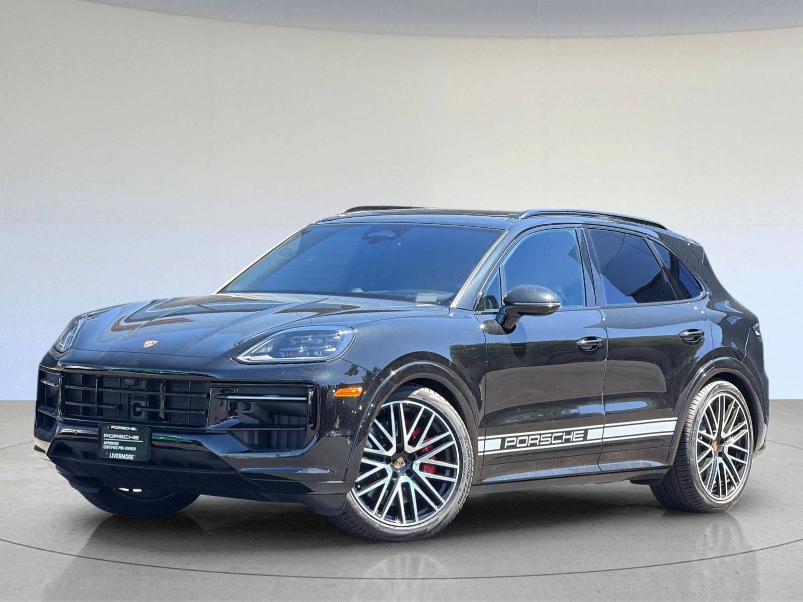 2026 Porsche Cayenne GTS — full photo 2 of 27
