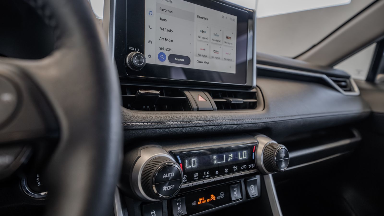 2024 Toyota RAV4 XLE — foto completa 33 de 34