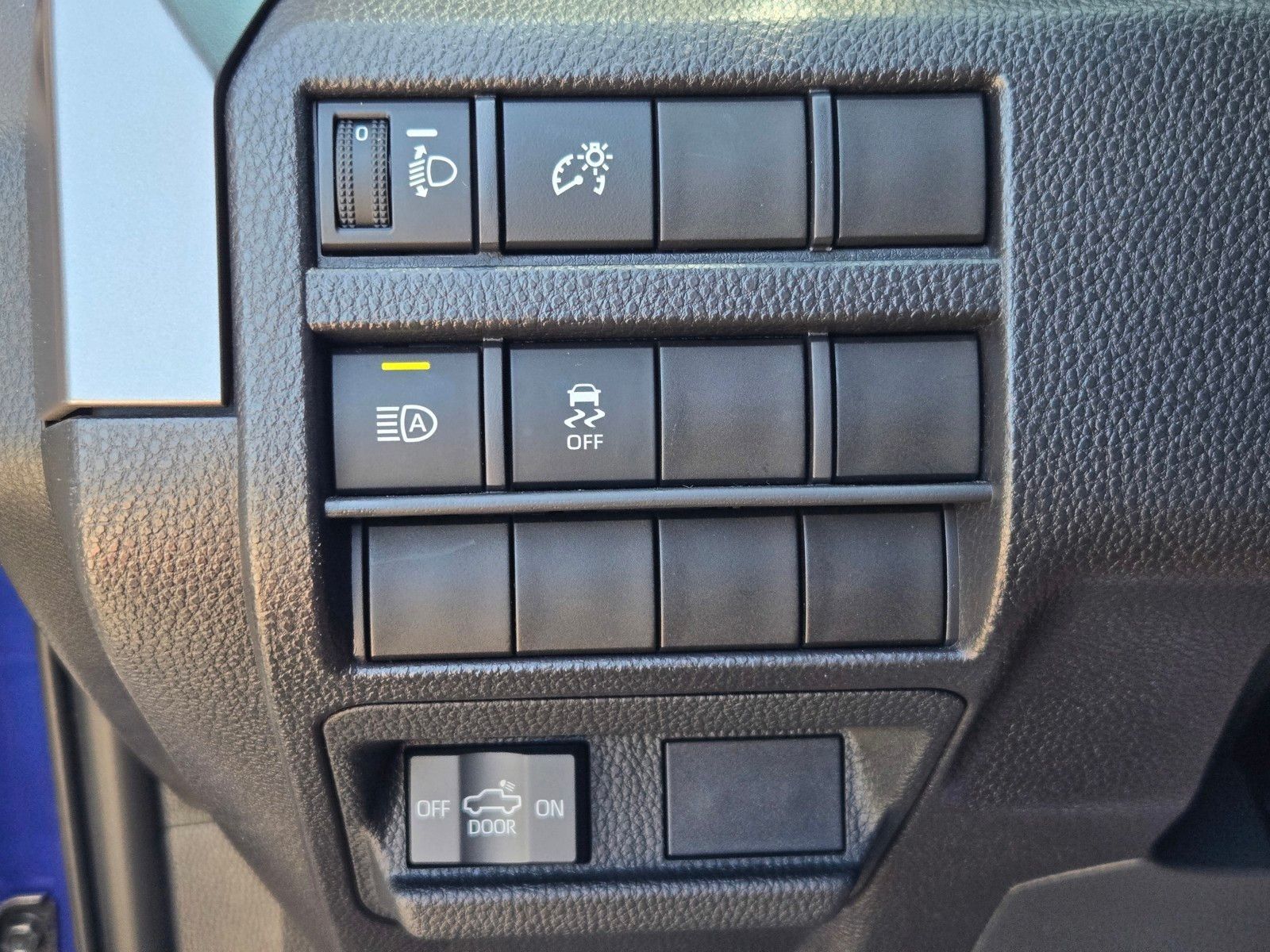 2025 Toyota Tacoma TRD Sport — full photo 27 of 28