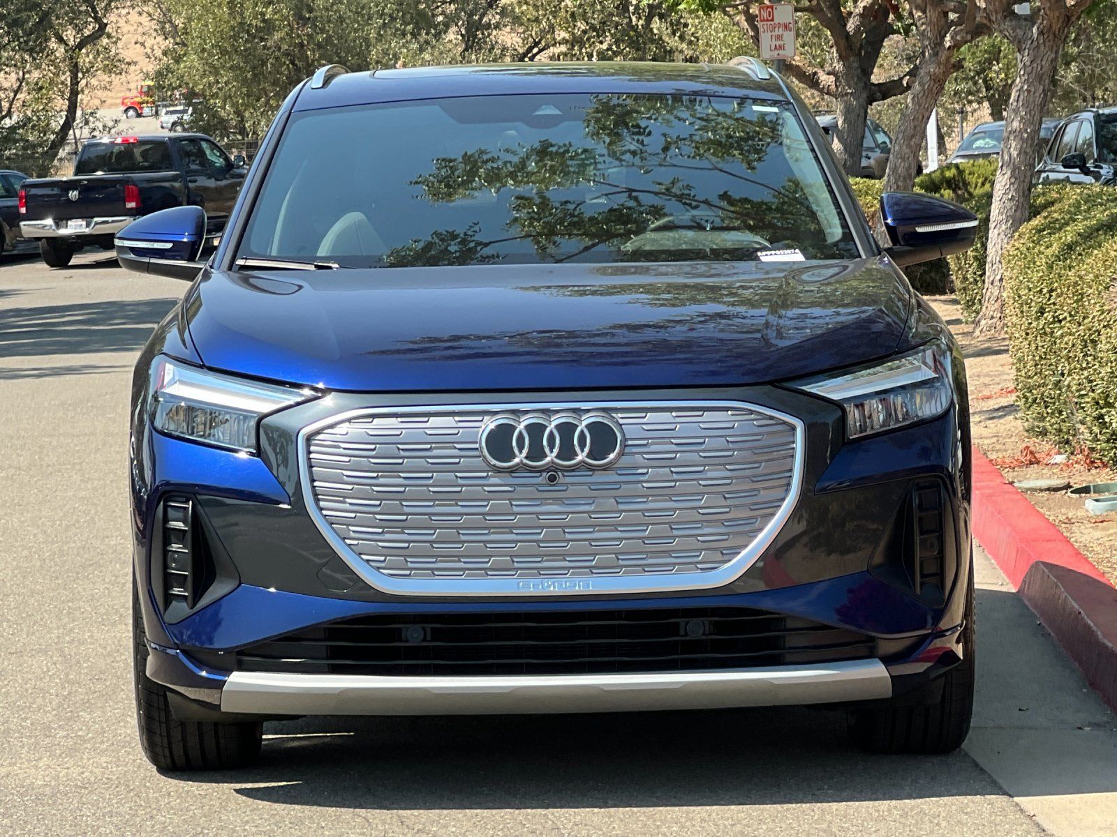 2023 Audi Q4 e-tron Premium — foto completa 9 de 28
