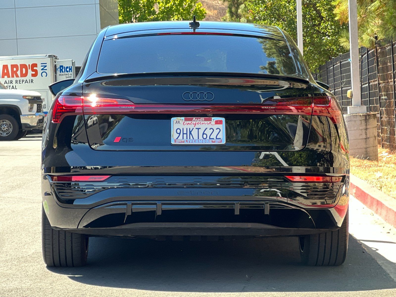 2024 Audi Q8 Sportback e-tron Prestige — foto completa 4 de 28