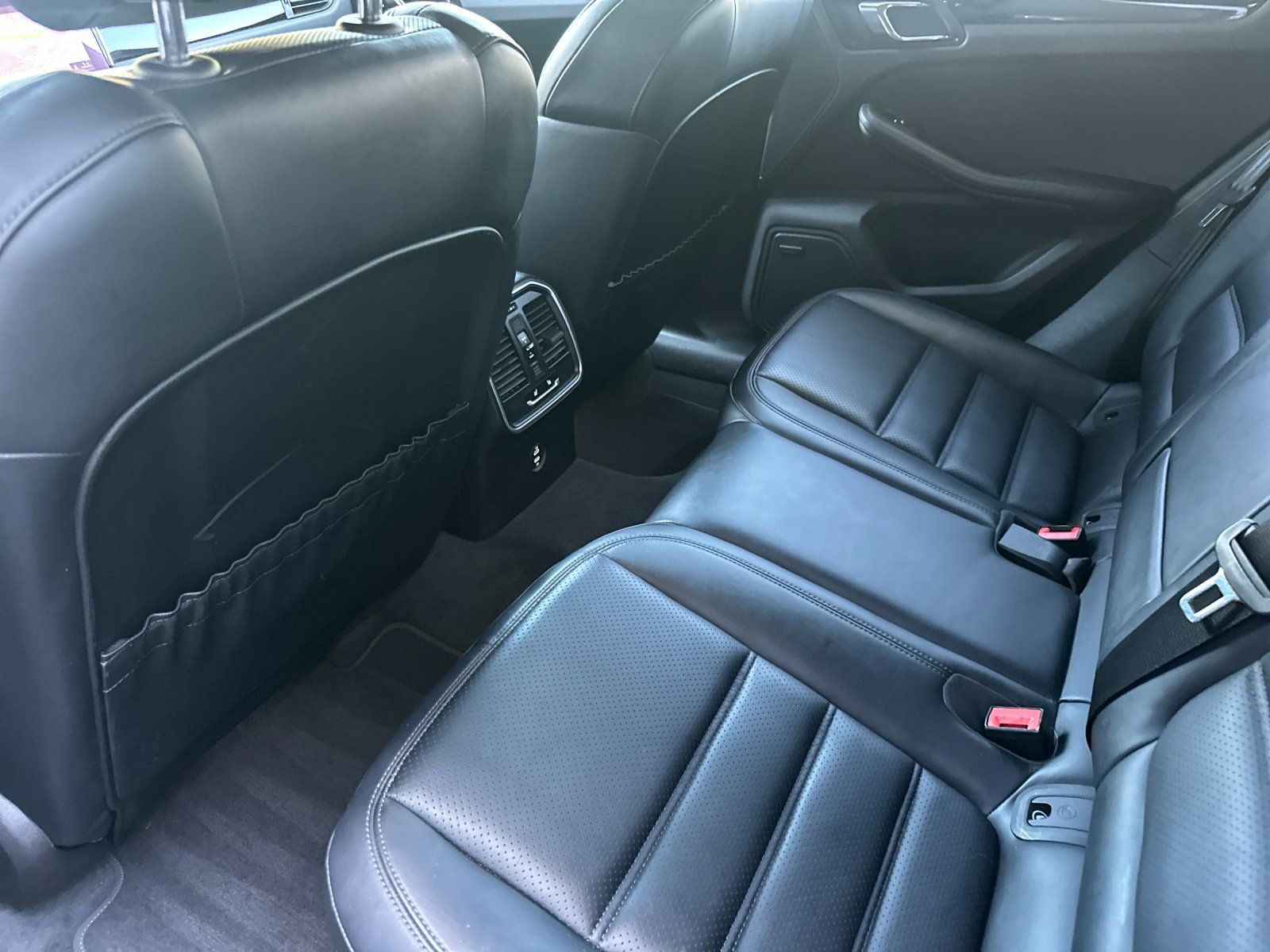 2024 Porsche Macan S — full photo 13 of 27