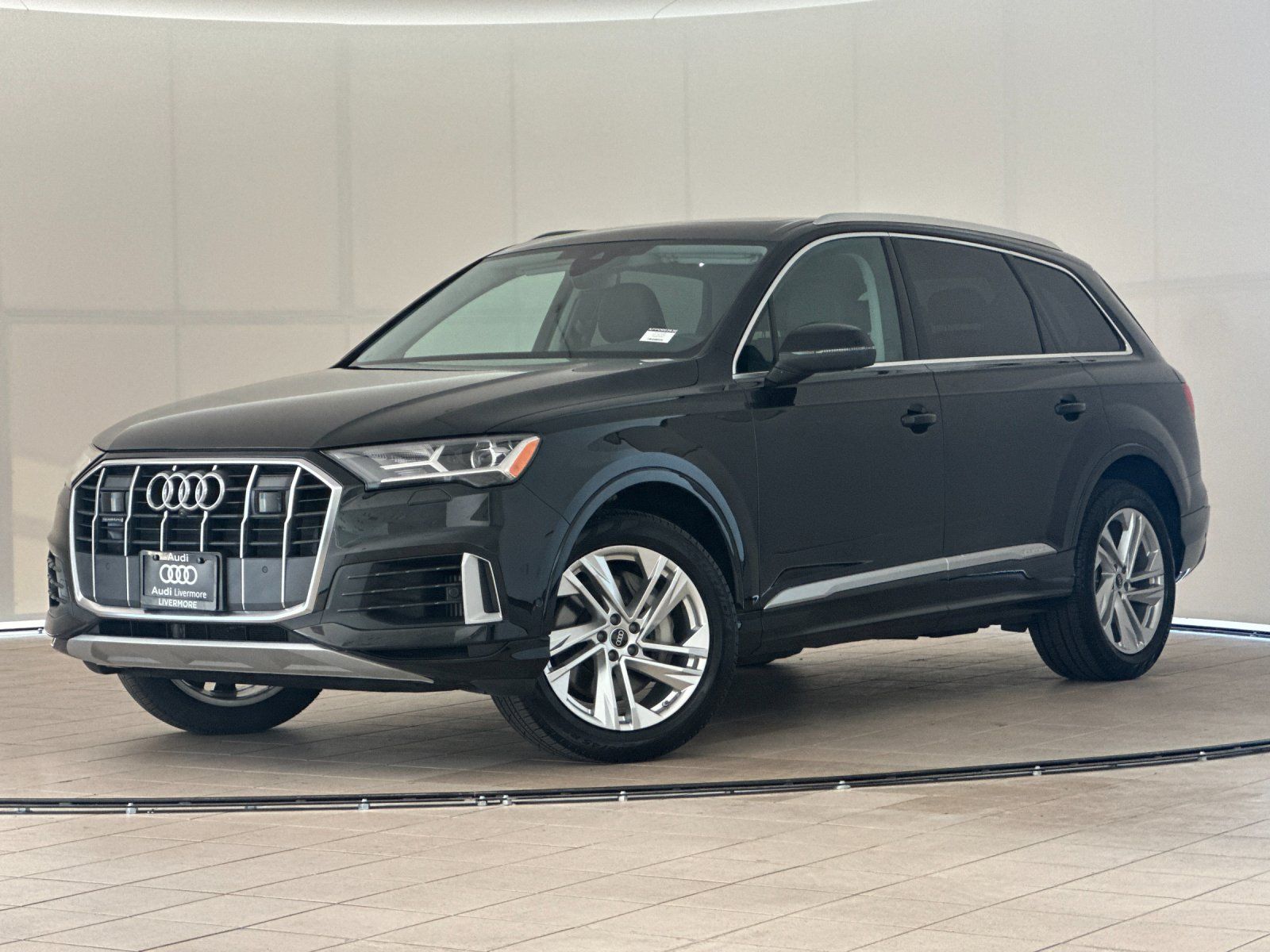 2023 Audi Q7 55 Premium Plus — photo 1 of 27