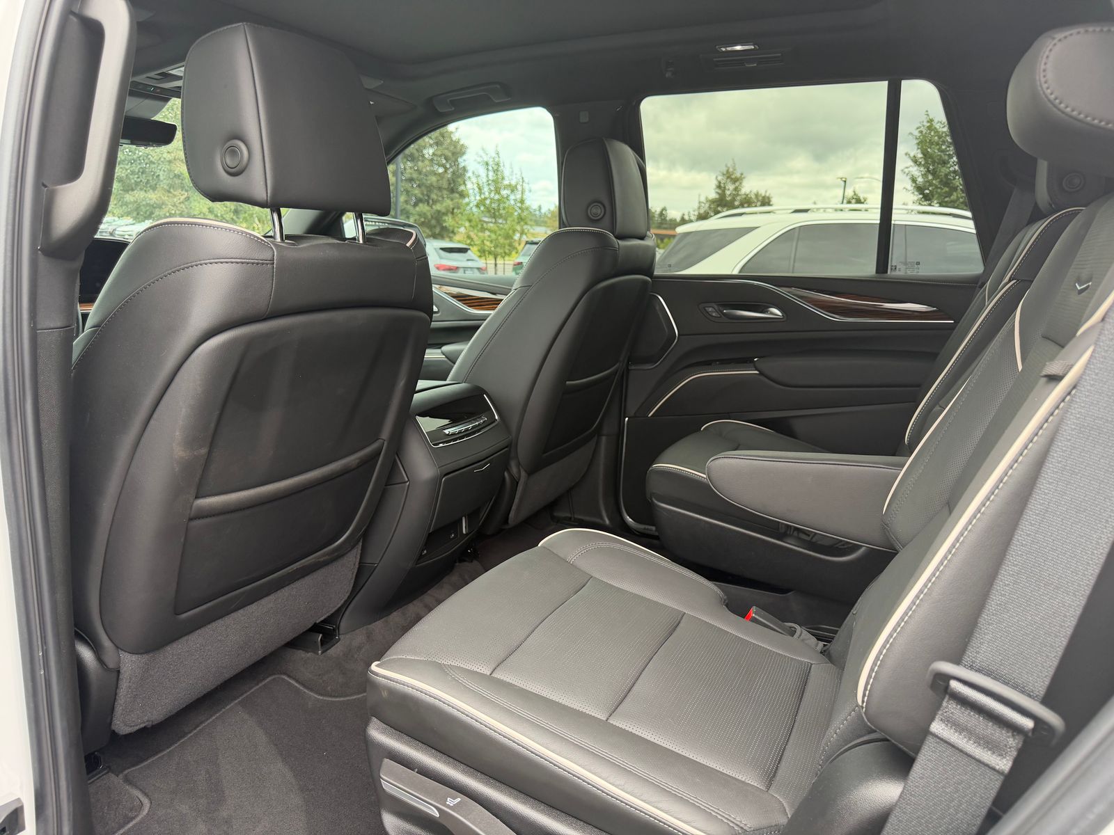 2024 Cadillac Escalade Premium Luxury — foto completa 3 de 7