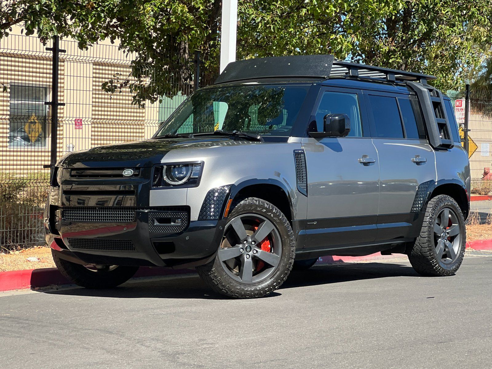 2024 Land Rover Defender 110 X — full photo 1 of 29