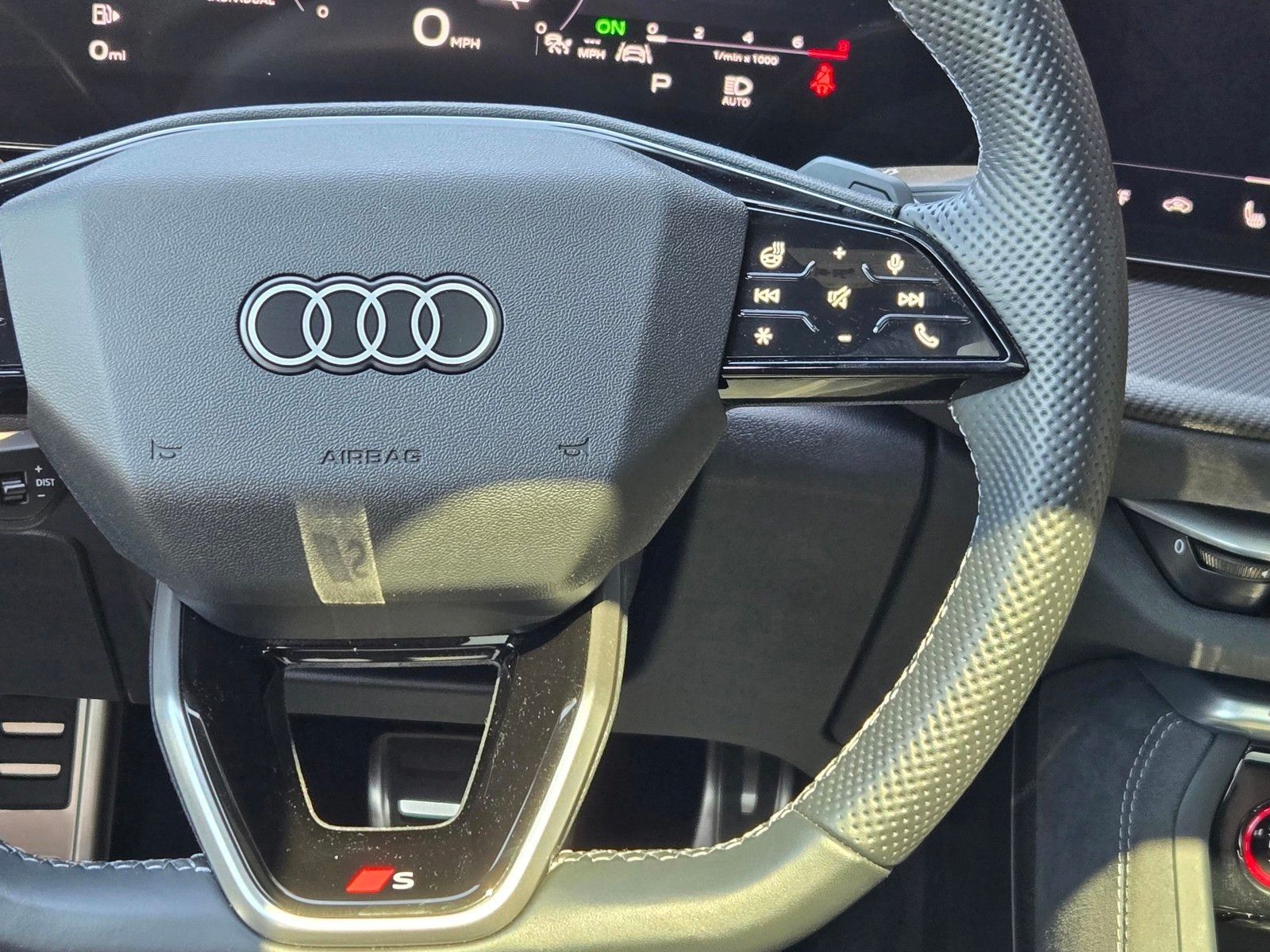 2025 Audi SQ5 3.0T Premium Plus — foto completa 16 de 45