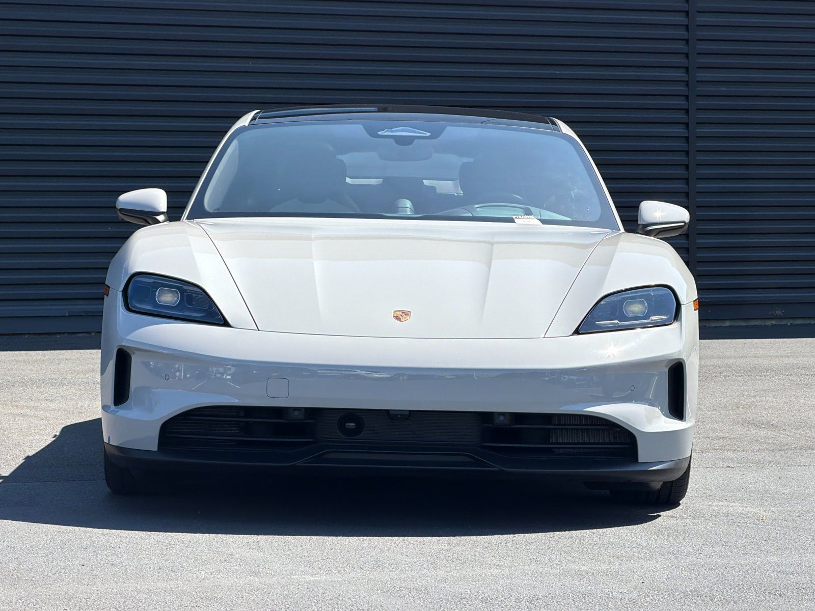 2026 Porsche Taycan Base — foto completa 11 de 28