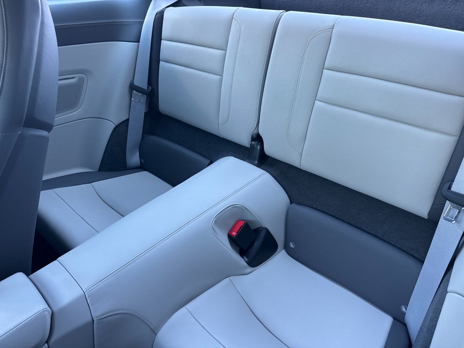 2026 Porsche 911 Carrera — full photo 13 of 28