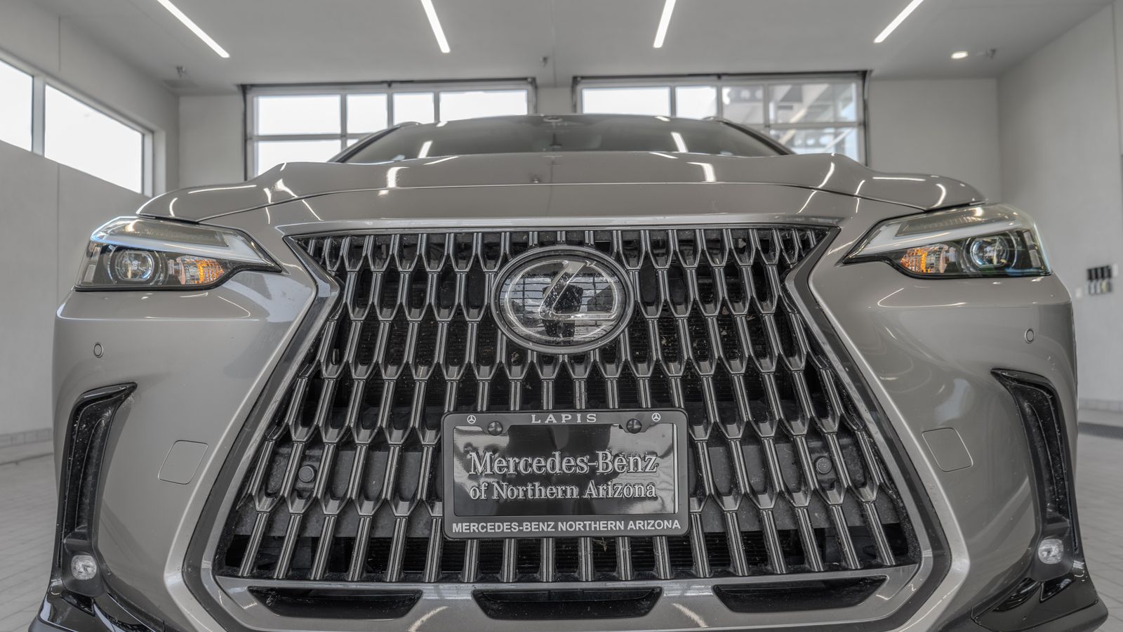 2025 Lexus NX 250 Premium — foto completa 21 de 33