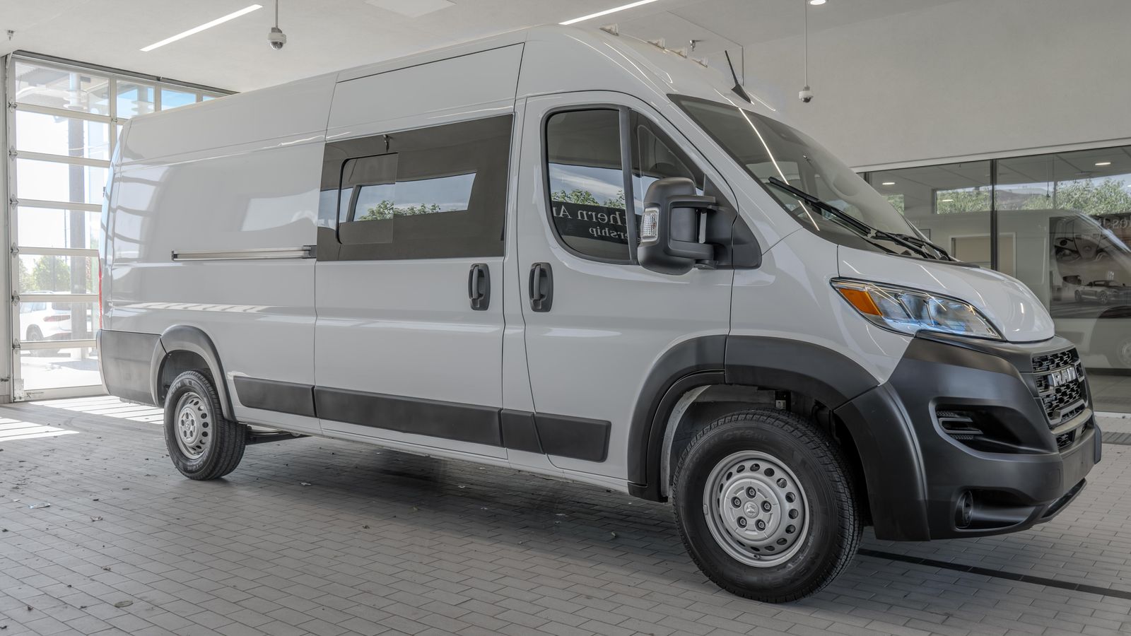 2024 Ram ProMaster 3500 High Roof — foto completa 12 de 36