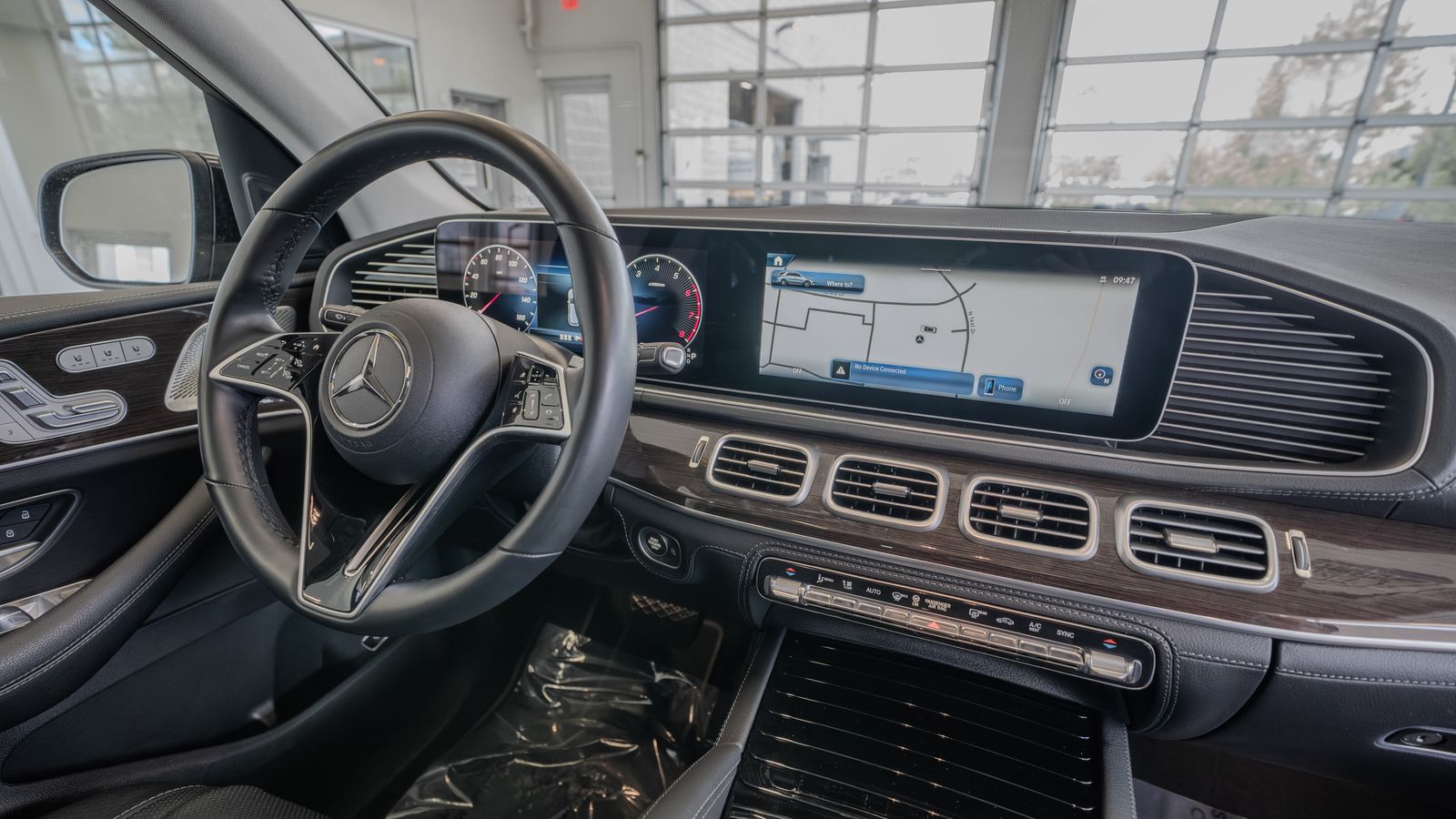 2025 Mercedes-Benz GLE GLE 450 — full photo 19 of 34