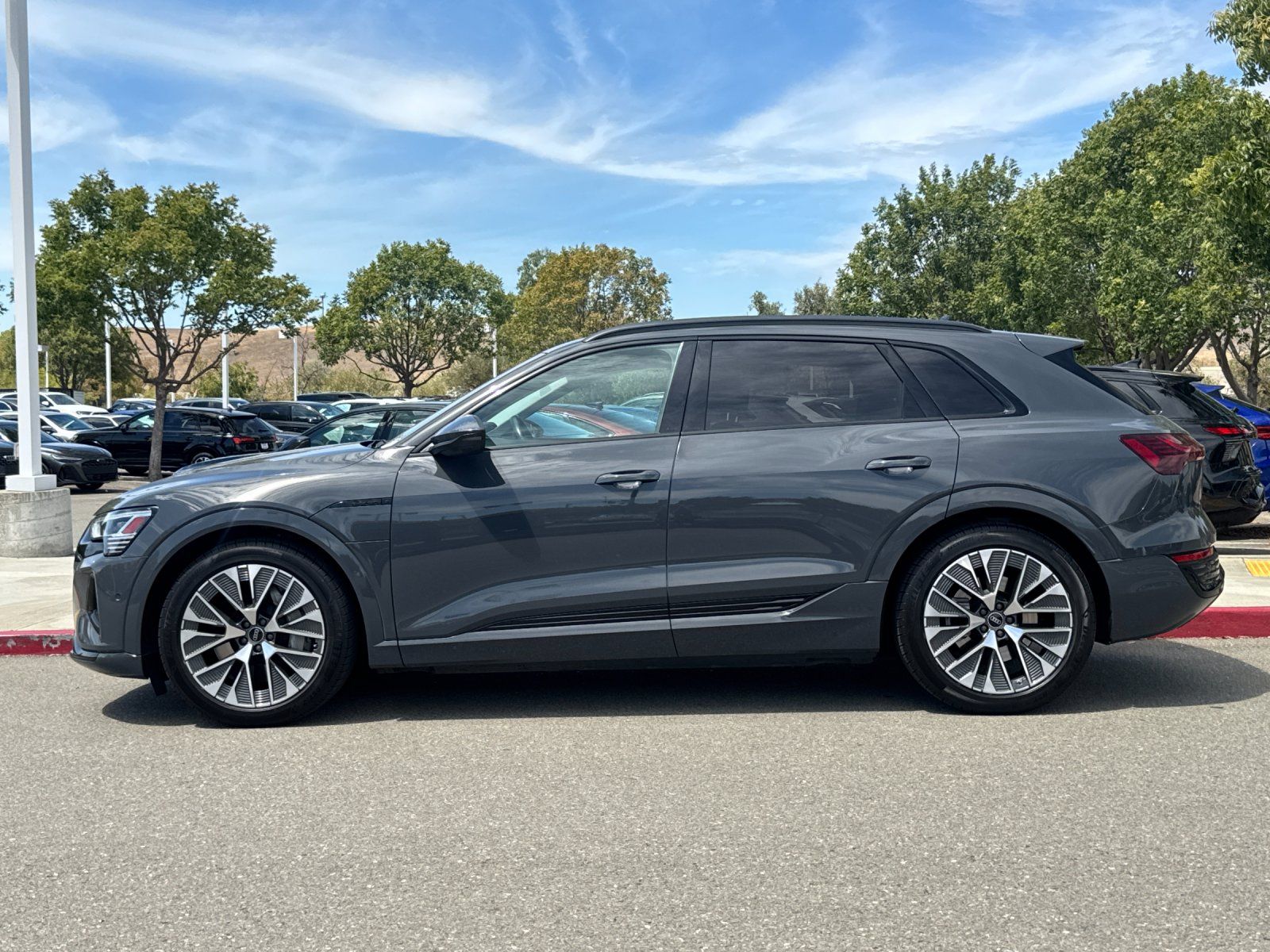 2024 Audi Q8 e-tron Premium Plus — full photo 3 of 29