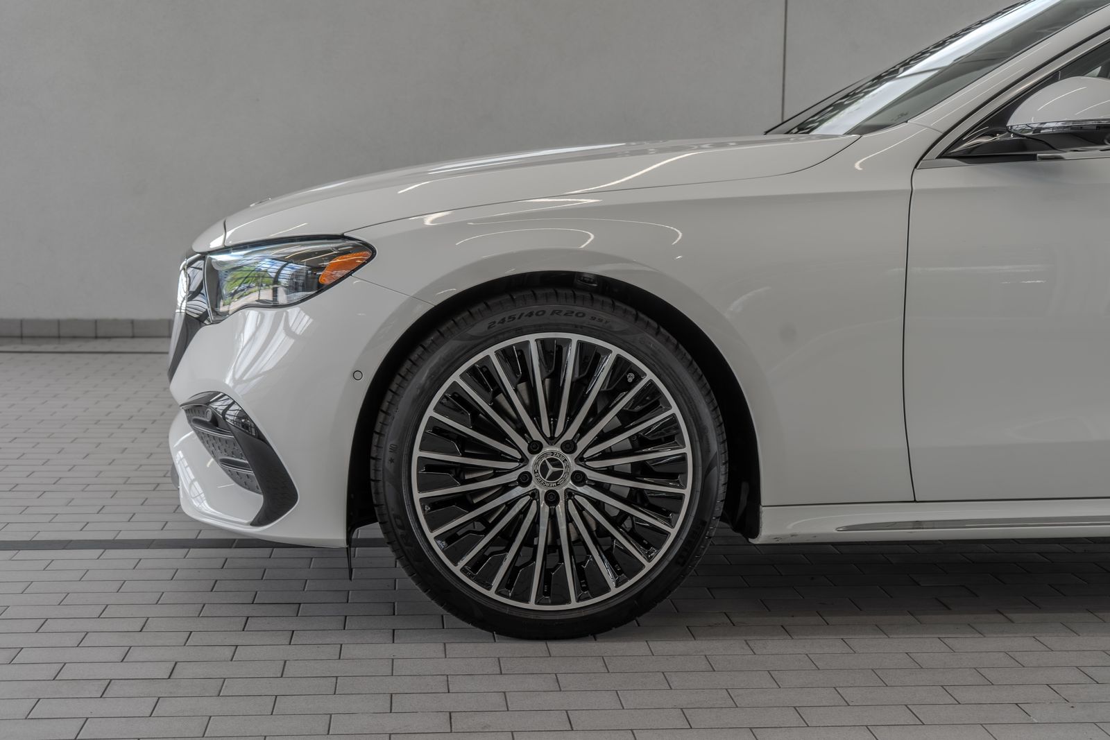 2026 Mercedes-Benz E-Class E 350 — full photo 4 of 36