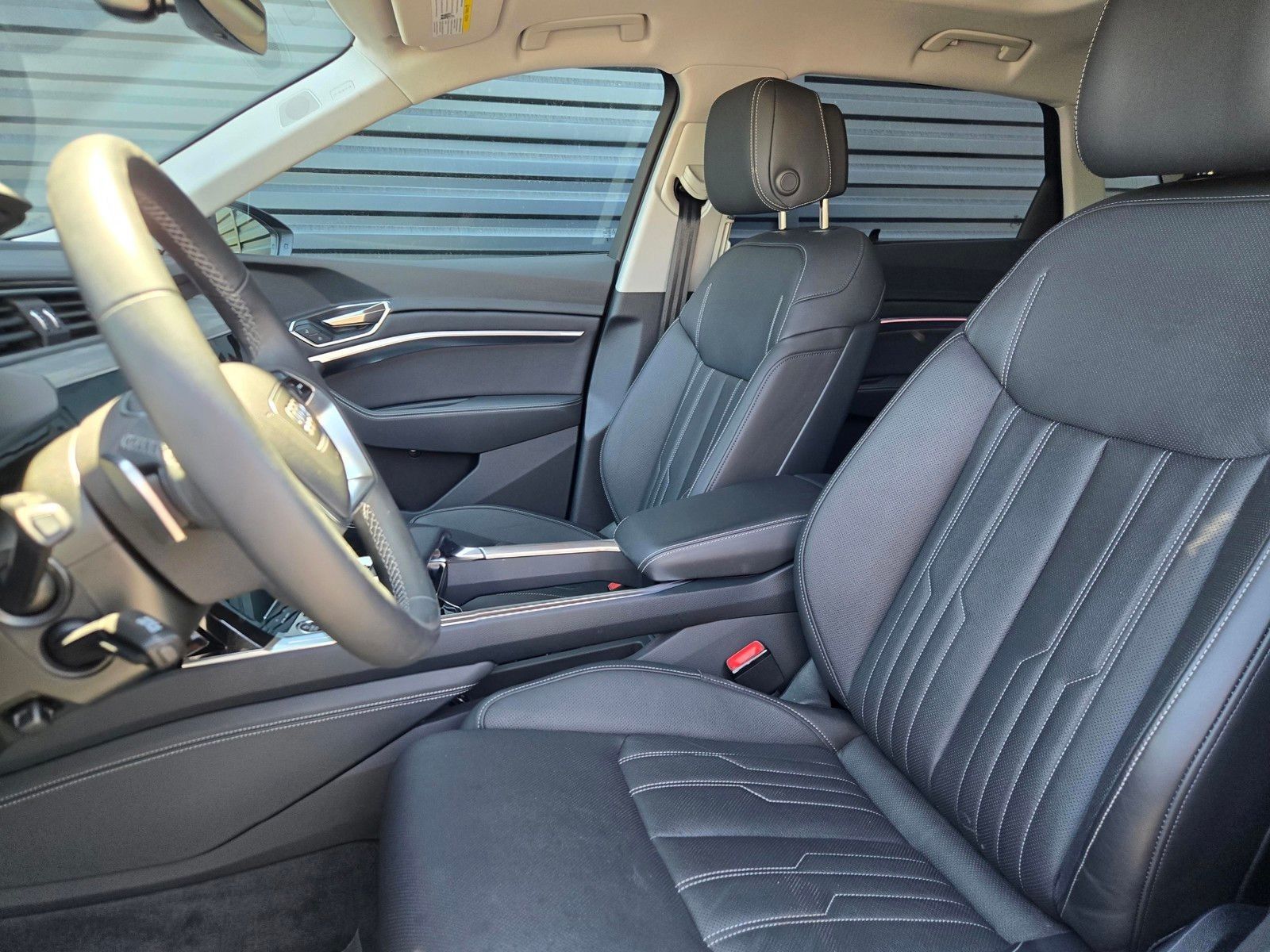 2024 Audi Q8 e-tron Prestige — foto completa 19 de 45