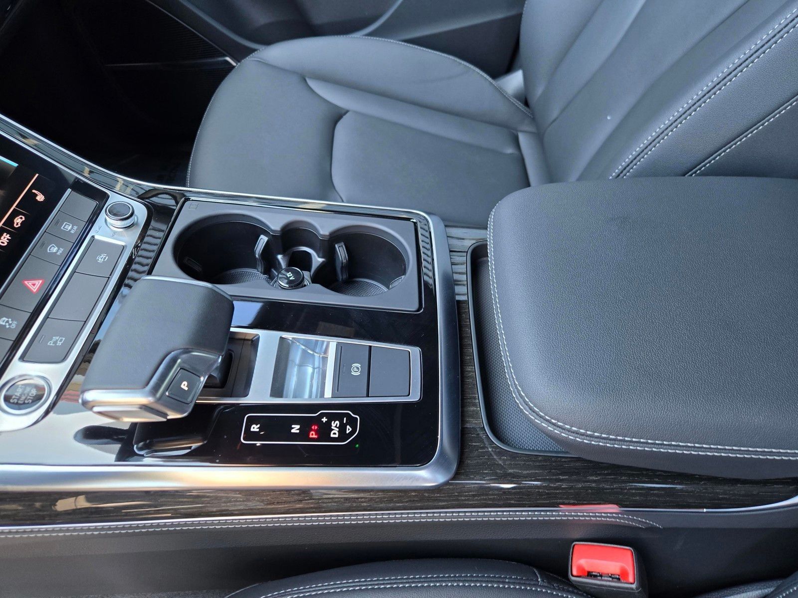 2025 Audi Q7 55 Premium Plus — foto completa 23 de 45
