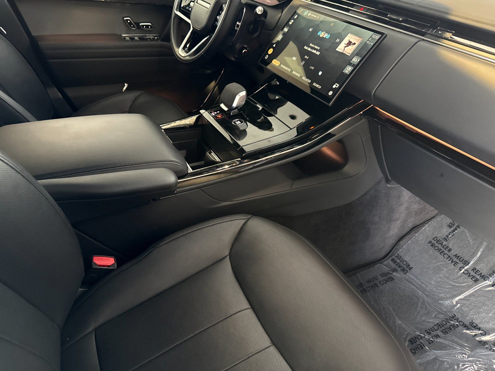 2025 Land Rover Range Rover Sport SE — foto completa 15 de 29
