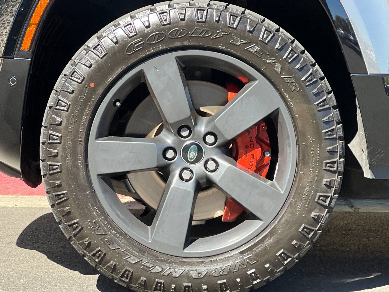 2024 Land Rover Defender 110 X — foto completa 25 de 29