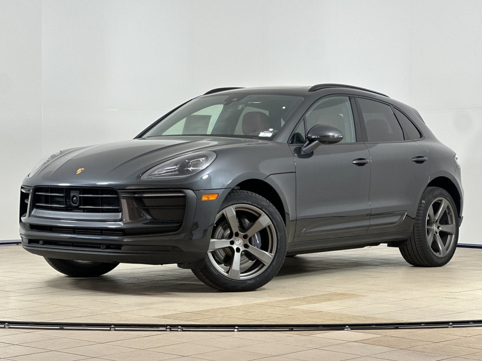 2026 Porsche Macan Base — photo 1 of 28