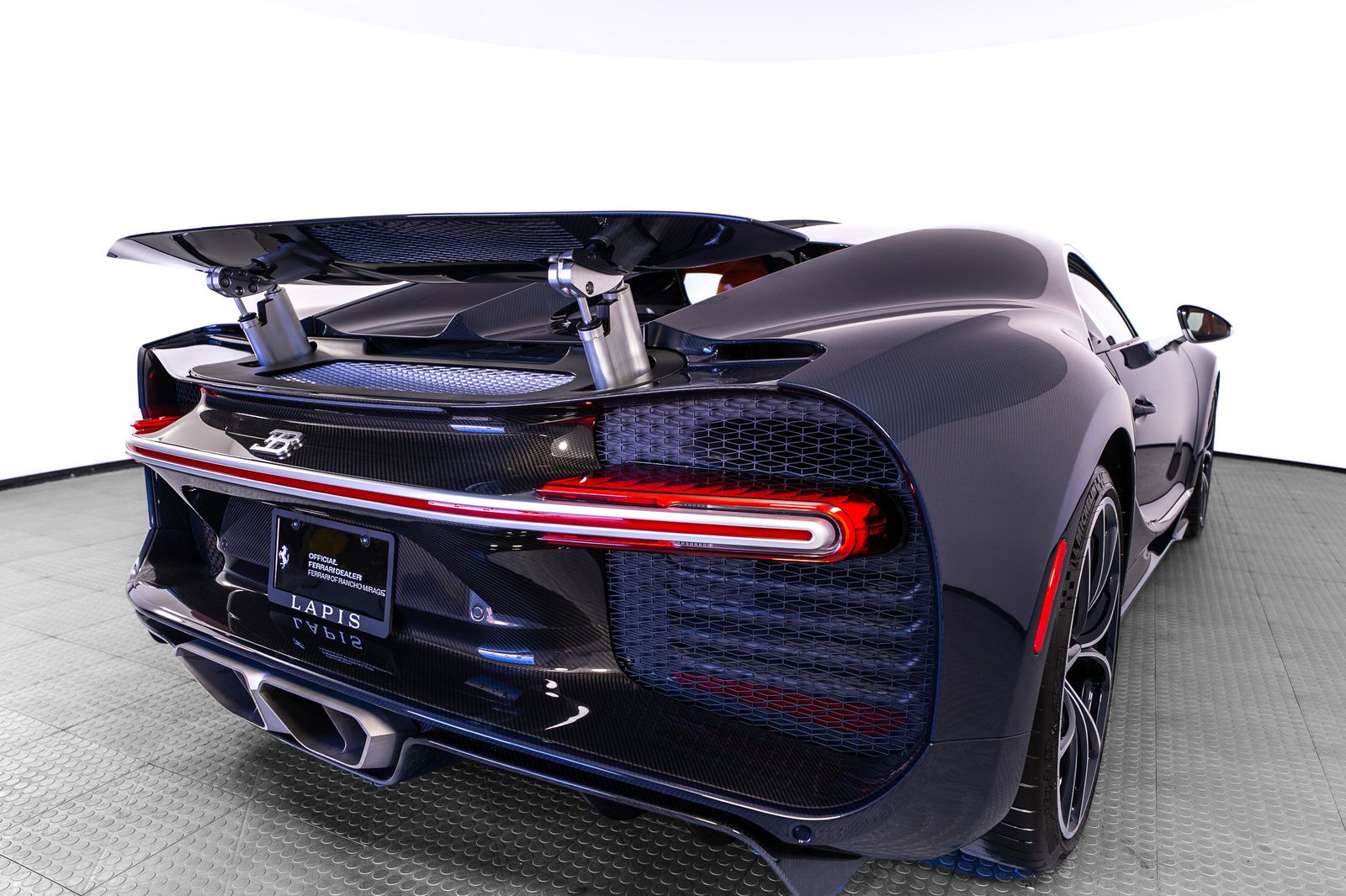 2018 Bugatti Chiron — foto completa 84 de 85
