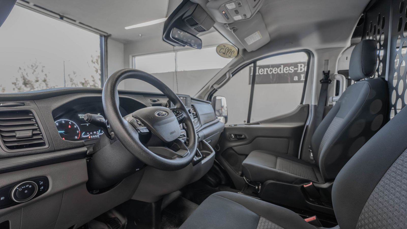 2025 Ford Transit-250 Base — foto completa 6 de 31