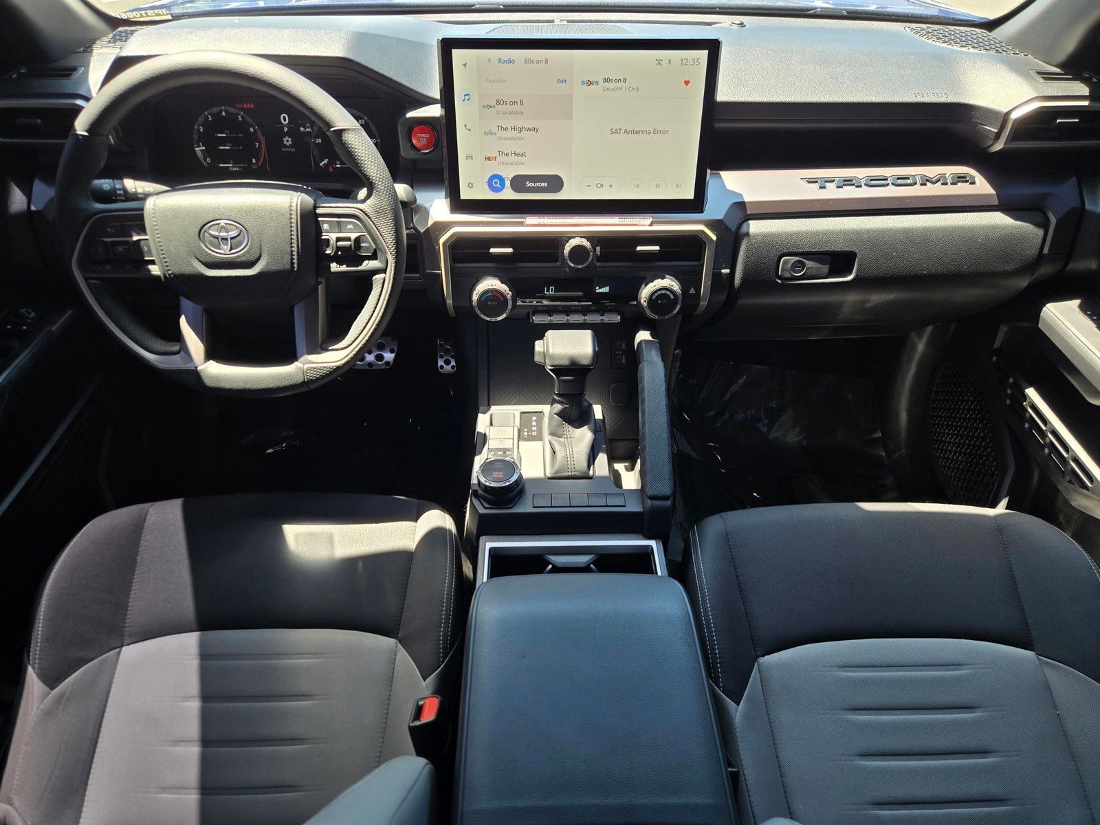 2025 Toyota Tacoma TRD Sport — foto completa 12 de 28