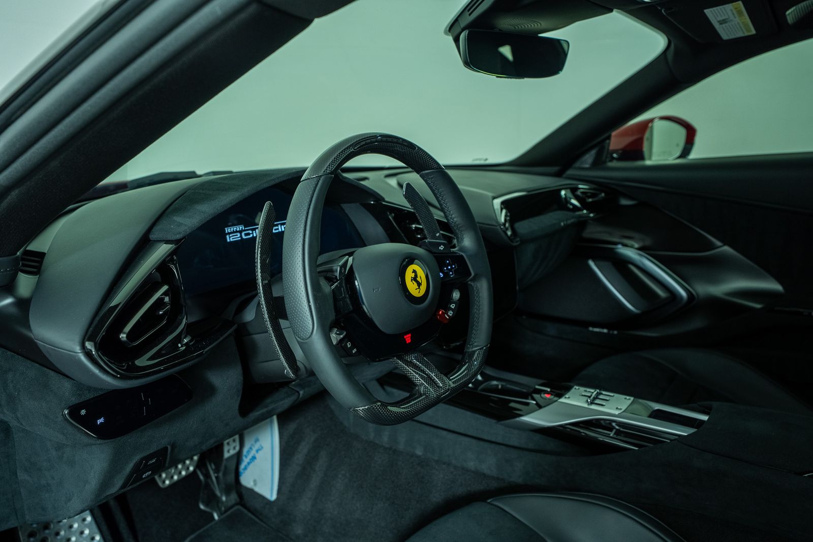 2025 Ferrari 12Cilindri — full photo 28 of 51