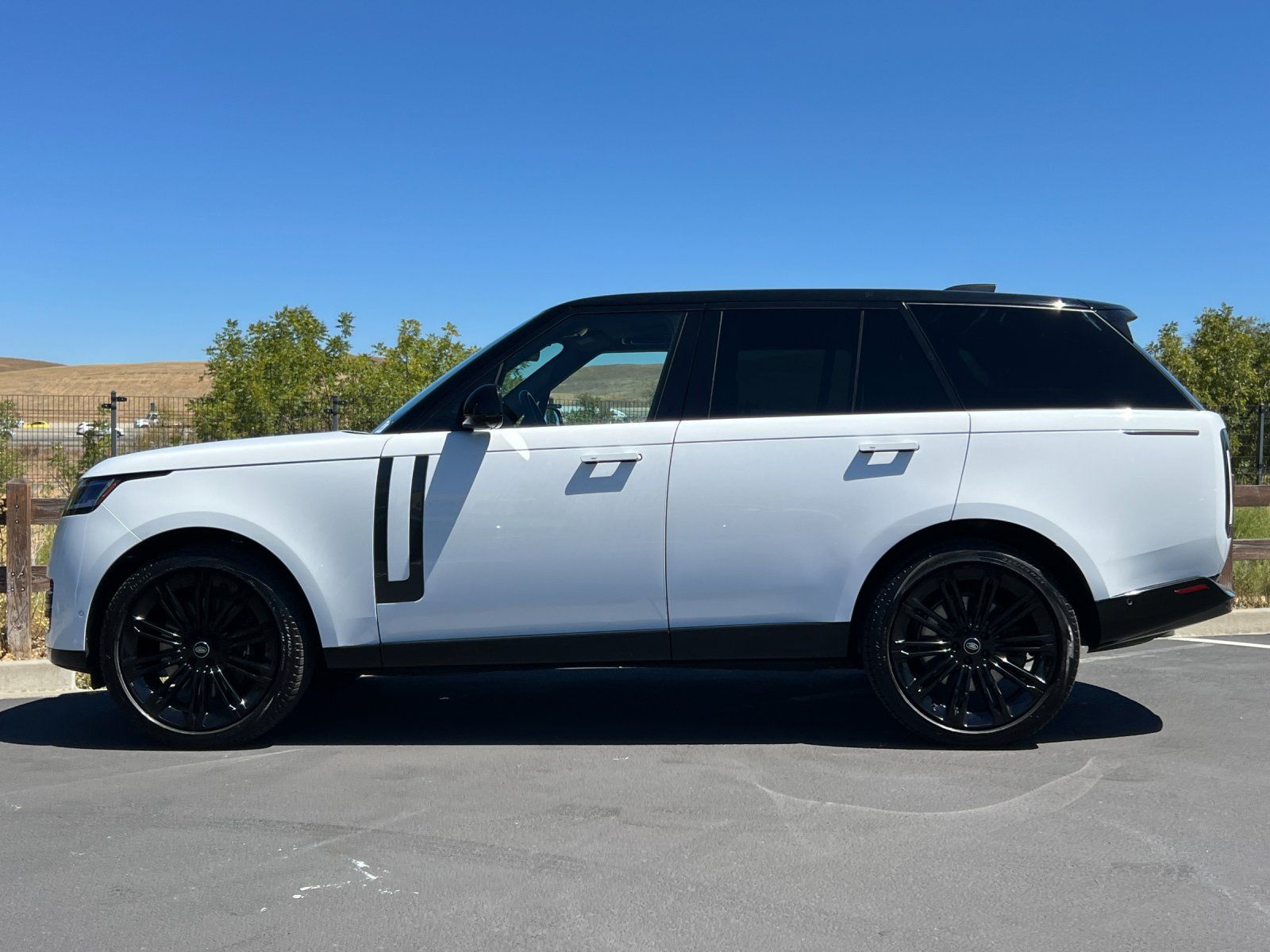 2024 Land Rover Range Rover SE — foto completa 3 de 29