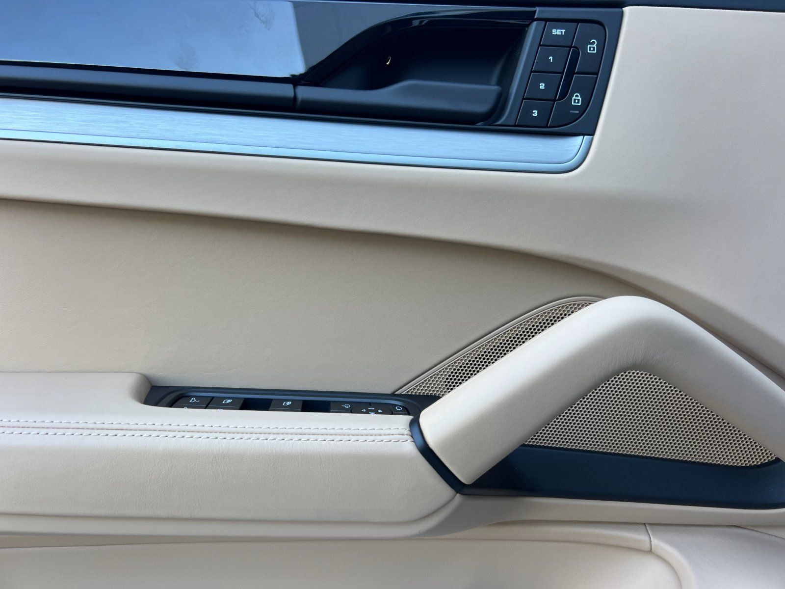 2026 Porsche Cayenne GTS — foto completa 13 de 30