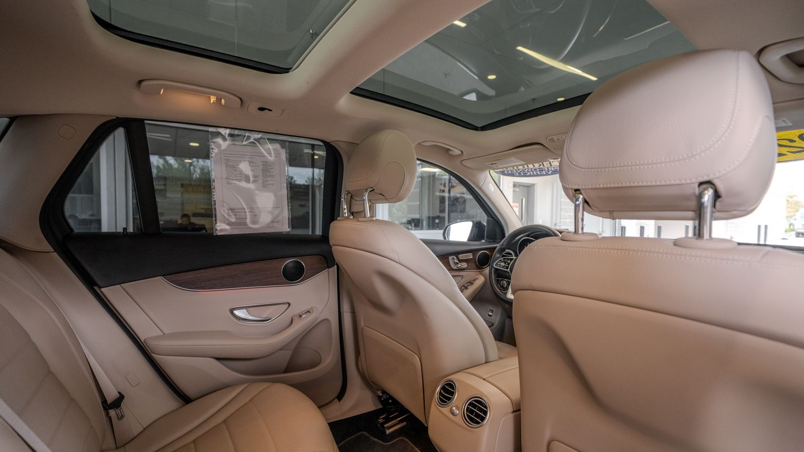 2022 Mercedes-Benz GLC GLC 300 — full photo 28 of 35