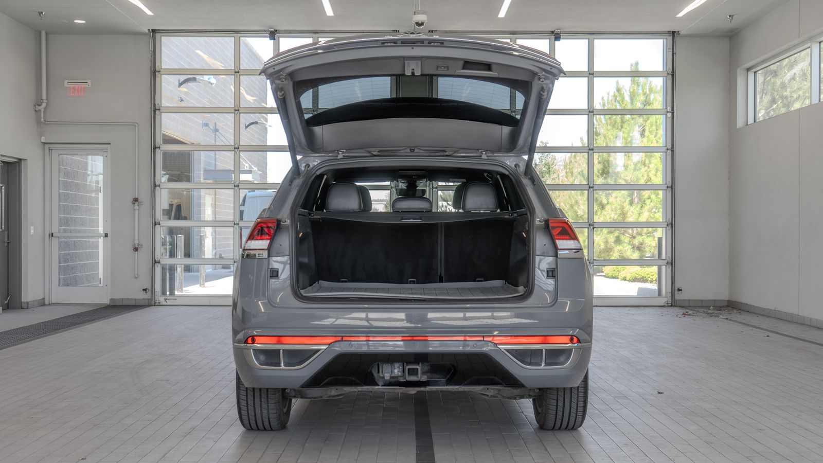 2022 Volkswagen Atlas Cross Sport 3.6L V6 SEL R-Line — full photo 16 of 34