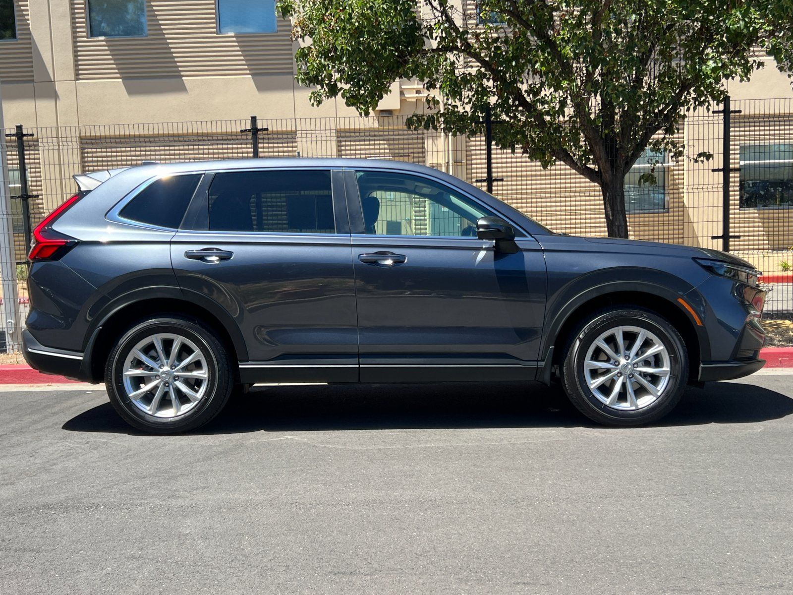 2025 Honda CR-V EX — full photo 7 of 28