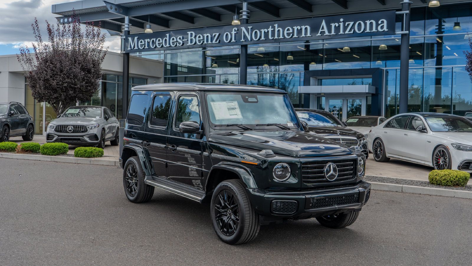 2027 Mercedes-Benz G-Class G 580 — photo 1 of 36