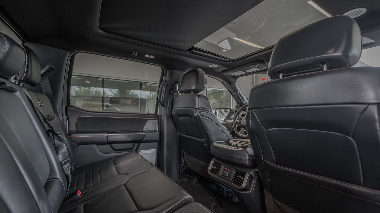 2022 Ford F-150 Platinum — full photo 28 of 33