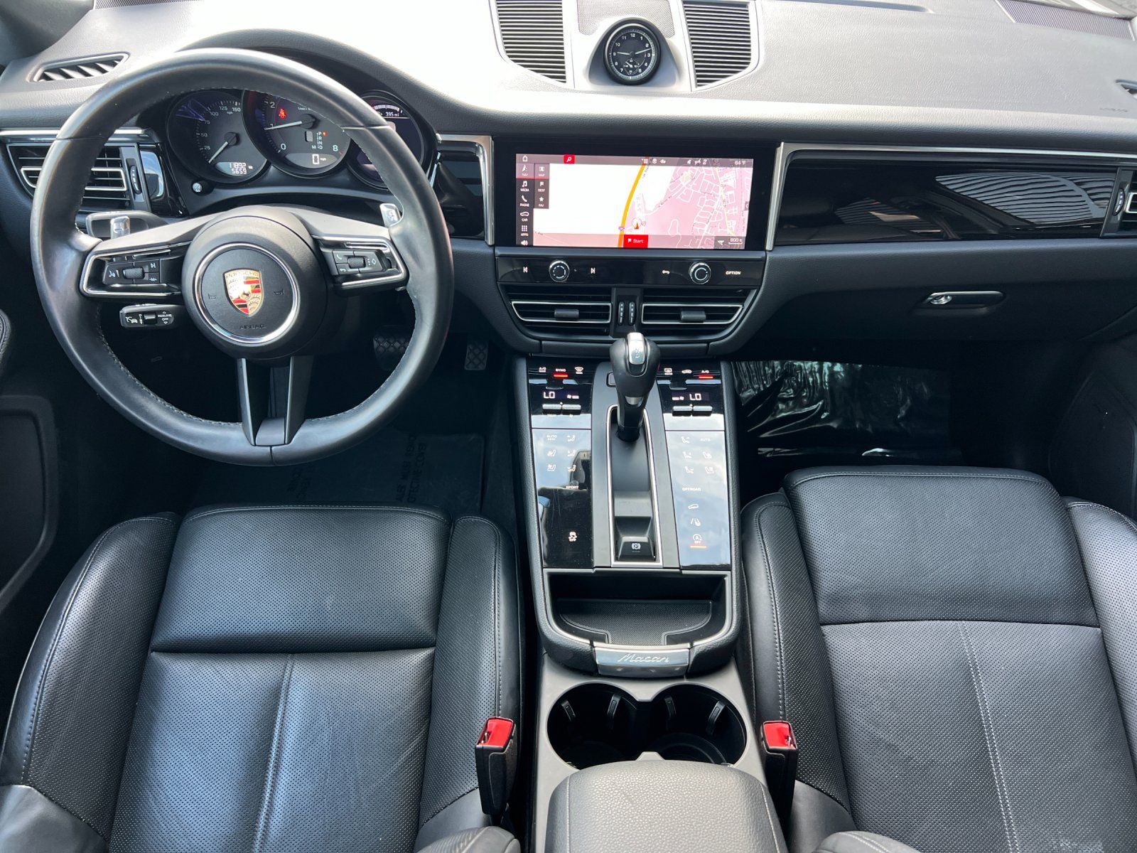 2025 Porsche Macan Base — full photo 6 of 28