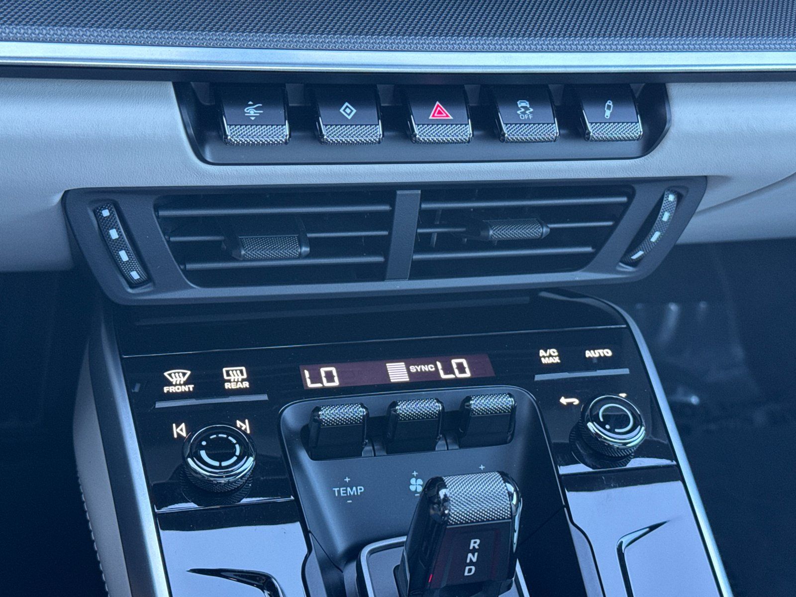 2026 Porsche 911 Carrera — full photo 21 of 29