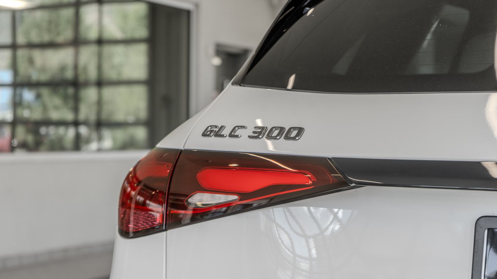2024 Mercedes-Benz GLC GLC 300 — full photo 22 of 33