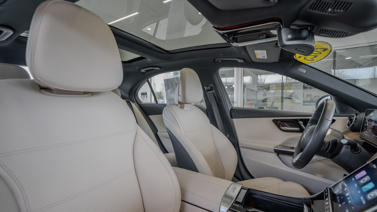 2025 Mercedes-Benz C-Class C 300 — foto completa 32 de 35