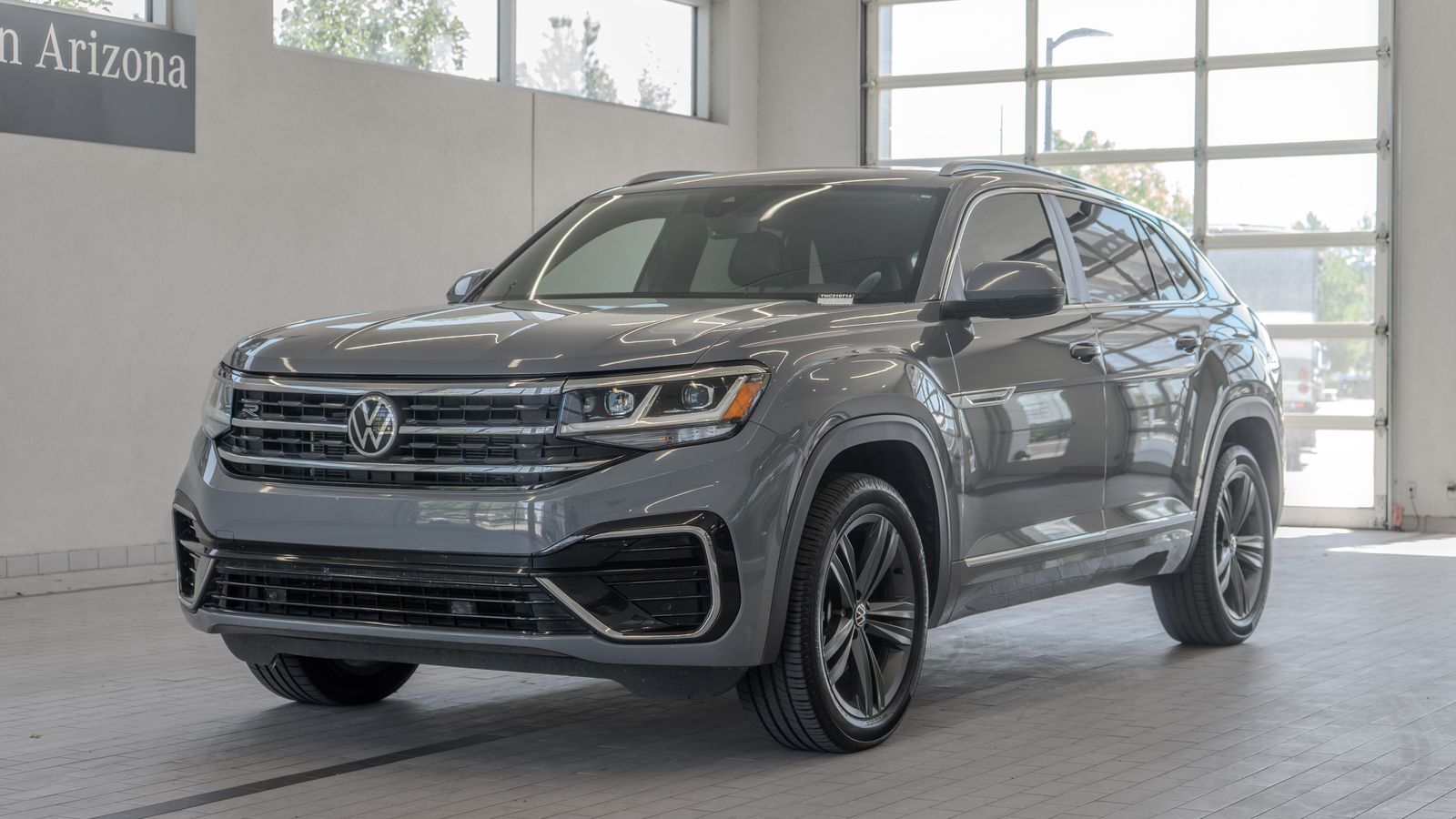 2022 Volkswagen Atlas Cross Sport 3.6L V6 SEL R-Line — foto completa 25 de 34