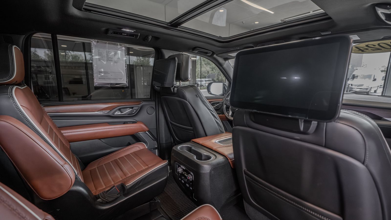 2024 GMC Yukon XL Denali Ultimate — foto completa 28 de 35